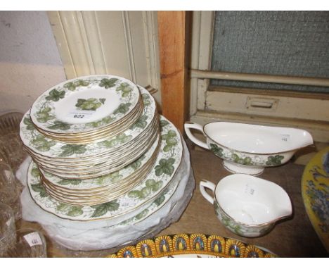 Quantity of Royal Worcester Mathon Hop pattern dinner ware 