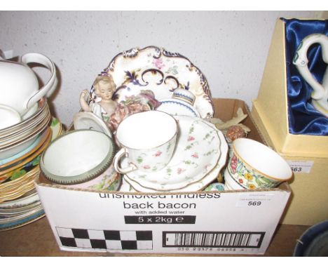 Worcester Broadway pattern cup and saucer, a Royal Crown Derby trio decorated with roses, 19th Century Continental porcelain 