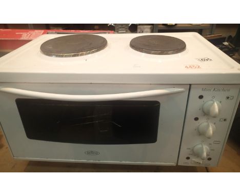 Belling countertop oven with two hotplates. Not available for in-house P&P, contact Paul O'Hea at Mailboxes on 01925 659133Co