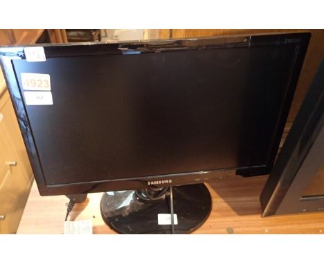 Samsung 20 inch flat screen tv and remote control. Not available for in-house P&P, contact Paul O'Hea at Mailboxes on 01925 6