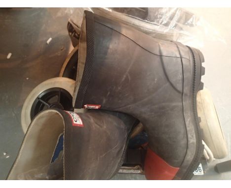 Mixed workshop related item including wheels. Not available for in-house P&amp;P, contact Paul O'Hea at Mailboxes on 01925 65