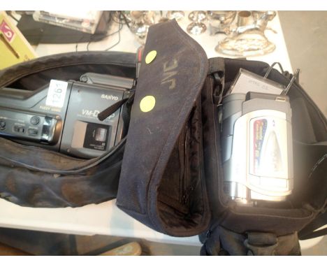 Sanyo video camera VM-D66P and a JVC digital video camera. Not available for in-house P&P, contact Paul O'Hea at Mailboxes on