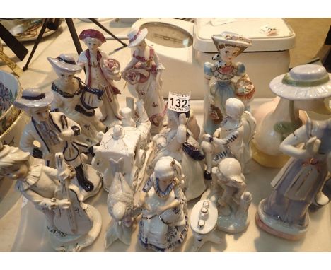 Tray of mixed ceramic figurines. Not available for in-house P&amp;P, contact Paul O'Hea at Mailboxes on 01925 659133 