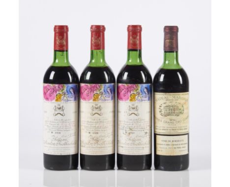 Selezione Bordeaux 1970  Château Mouton Rothschild  Premier Grand Cru Classé, Pauillac  Spalla, etichette macchiate, depositi
