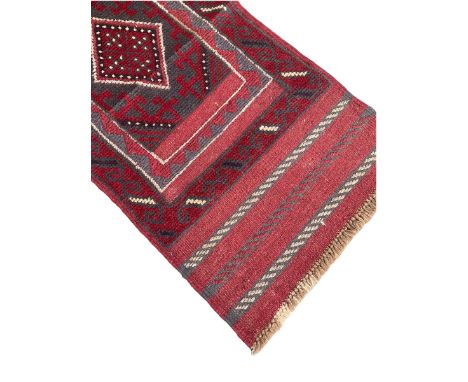 Meshwani runner, red and blue groundDimensions: Length/Width:&nbsp;226cm&nbsp; Depth/Diameter:&nbsp;51cm