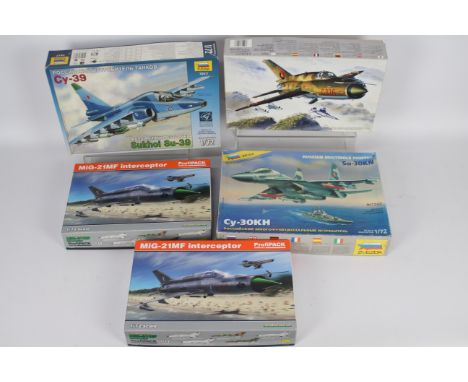 Eduard Fujimi, Zvezda - Five boxed 1:72 scale plastic military aircraft model kits. Lot includes Eduard #70141 MiG-21 MF Inte