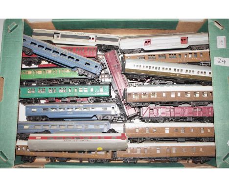 33 various 00 gauge and H0 scale factory built, hand built, and later adapted coaches to include Triang Railways baggage car,