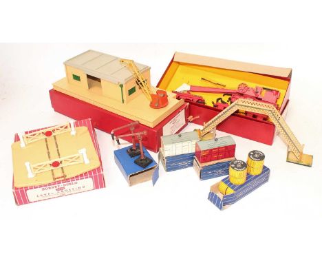 Small tray of Hornby Dublo accessories, including 4620 Breakdown Crane with all jacks, matt, in plain red box (G-BVG), 5020 G