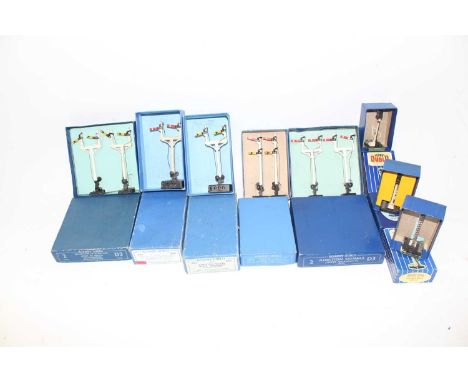 Hornby Dublo Signals, colour light 1x Single Distant, 2x Single Home, electric semaphore one each junction home and distant, 