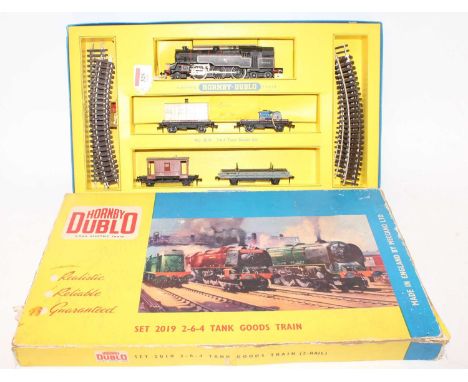 Hornby Dublo 2019 2-6-4 Tank Goods Set, 2-rail comprising BR 80033 Tank loco, decals faded and a few chips (G), with four goo