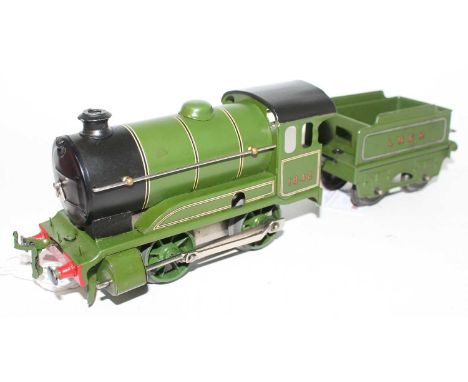 Hornby 1948-54 No.501 clockwork Loco and tender, LNER Green No.1842, R/H cabside gives appearance of being dropped but only m