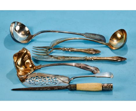 AN EPNS SILVER PLATED KINGS PATTERN LADLE, a ditto set of FISH KNIVES AND FORKS, a ditto set of six TEASPOONS, two plated SOU