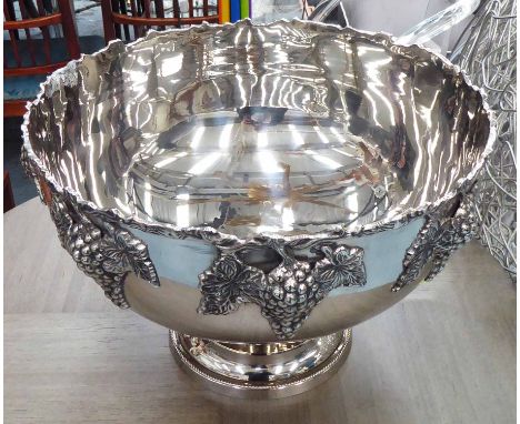 CHAMPAGNE BATH, vintage French provincial style design.