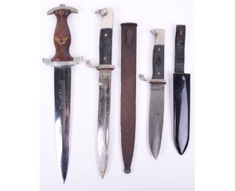 WW2 German SA Dress Dagger, wooden handle missing eagle and enamel SA device, some chips to grip. Heavily polished blade with