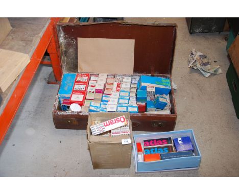 A leather case including Projector and lamps, plus two other boxes.