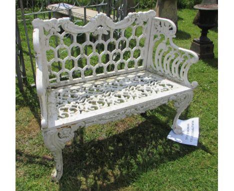 Beautiful cast iron bench - Approx Length: 115cm 