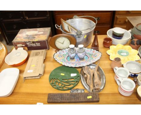 An art deco Smiths mantel clock together with a preserve pan, an Eastern painted dish and matching vases, a cribbage board et