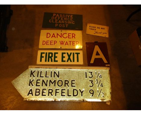 Signpost Arrow and 5 Other Signs 
