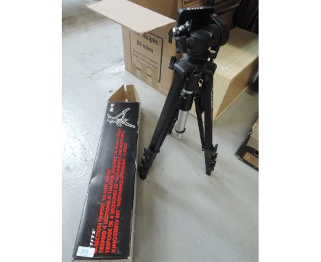 A HL 41 camera tripod