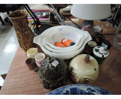 A selection of vintage kitchen wares including Sadler pots