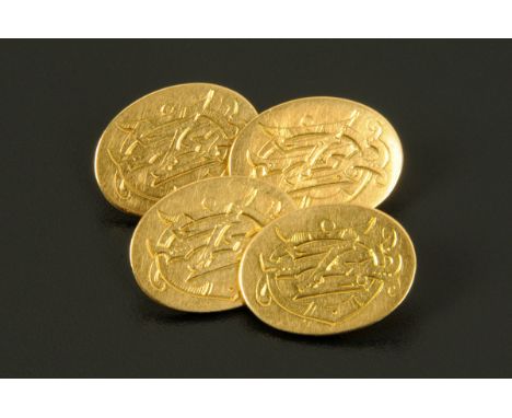 A pair of gentleman's engraved 18 ct gold oval cufflinks (see illustration). CONDITION REPORT: Weight 30 grams.  These are st