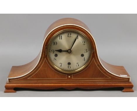 An oak cased Westminster chime mantle clock (no key).
