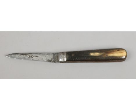 A folding pocket knife W. Hunter & Son Sheffield with lambs foot scales.