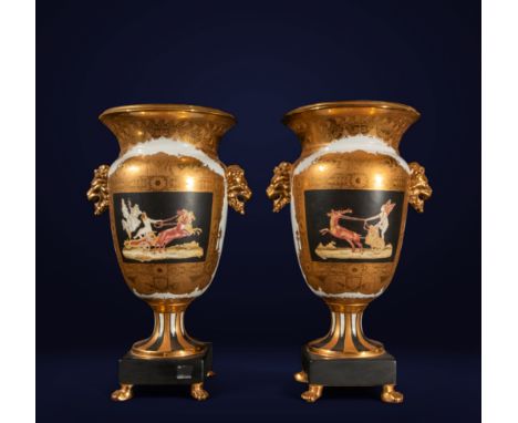 Dimensions: 41 x 27 x 21 cm. Glazed porcelain with rich gold and black decoration evoking the grandeur of classical cultures.