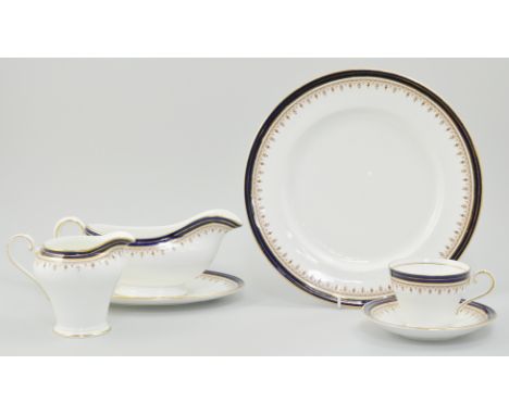 Aynsley Leyton pattern part dinner service, No. 1646 to include eight coffee cans and saucers, seven tea cups, eight saucers,