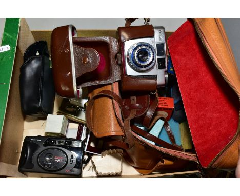 A SMALL GROUP OF CAMERAS AND PHOTOGRAPHY EQUIPMENT, including a cased Zeiss Ikon Colora camera with Novar Anastigmat 1:3,5 f=