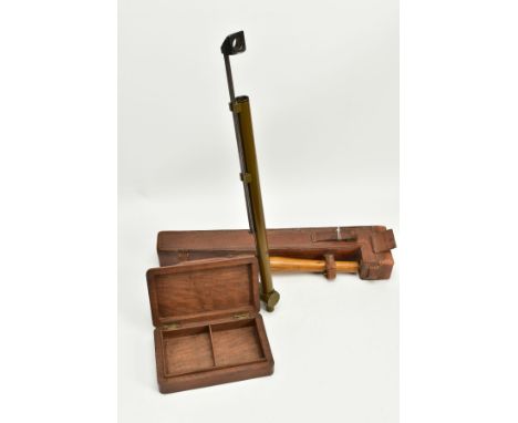 A WWI R 7 J BECK LTD OFFICERS TRENCH PERISCOPE, this example is marked 1916 and is complete with wooden screw in  handle and 