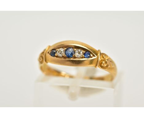 AN 18CT GOLD SAPPHIRE AND DIAMOND BOAT RING, set with three circular cut sapphires interspaced with two old cut diamonds, scr