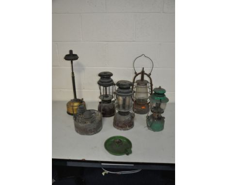 A COLLECTION OF VINTAGE TILLET AND PARAFFIN LAMPS, including two bialaddin model 300 lamps in Burgundy (sd), a Coleman model 