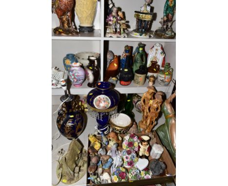 A QUANTITY OF CERAMICS AND GLASSWARE, ETC IN A BOX AND LOOSE, including four Capo di Monte figures of men, one a.f., a large 