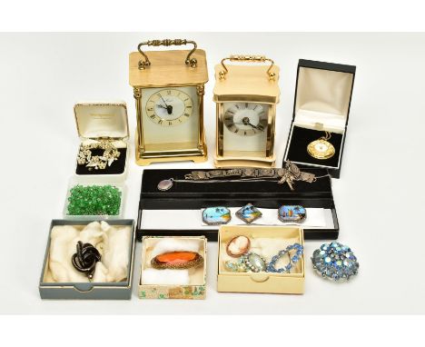 A SELECTION OF MISCELLANEOUS ITEMS, to include various pieces of costume jewellery such as a white metal guilloche enamel pen