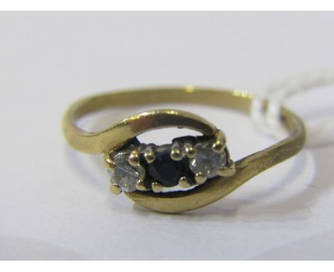 3 STONE SAPPHIRE RING, 9ct yellow gold ring, set a central sapphire with 2 clear stones to either side, size K/L