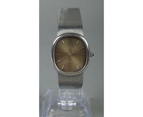 A stainless steel Omega De Ville manual bracelet watch. Having Omega 625 movement. Width 2.9cm.  Working order.