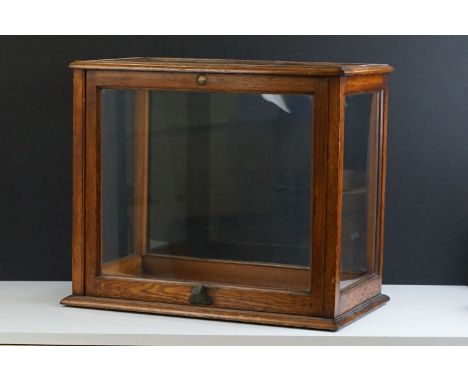 Early 20th century Griffin &amp; Tatlock Ltd glazed oak apothecary scales case. Measures approx 47.5cm W x 39.5cm H x 25cm D 