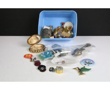 A box of mixed collectables to include enamel badges, button badges, coins, powder compact, spoons and a hallmarked silver de