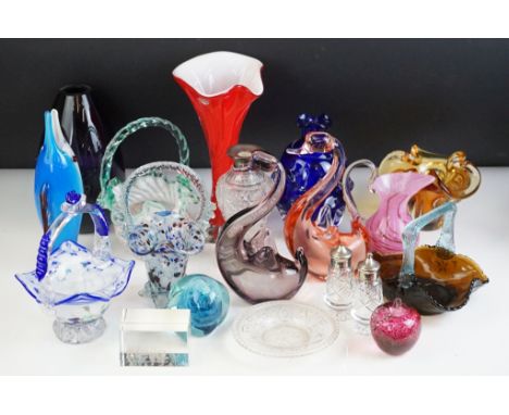 Assortment of 20th Century studio art glass to include yellow Czech glass vase, coloured glass swans, glass baskets, pink mot