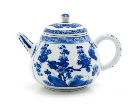 Kangxi Period, floral decor, 10 cm. tall, fritting.