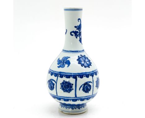Floral decor, Kangxi Period, 24 cm. tall.