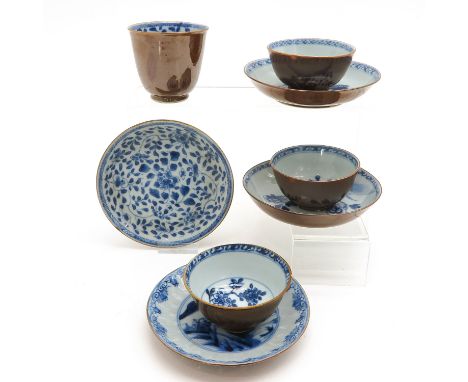 Including 4 cups and saucers, 14 cm. in diameter, chip and hairline.