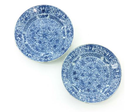 Full floral decor, 18th Century, marked with double ring, 22 cm. in diameter, chip. 