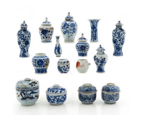 15 pieces, including 18th Century, covered boxes, bird feeders and Kangxi miniature, 15 cm. tall, diverse conditions.
