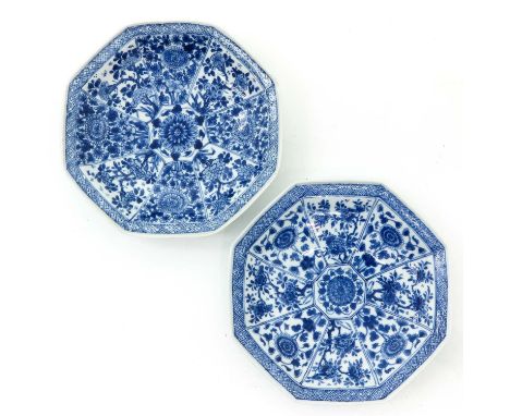 Floral decor, Kangxi Period, marked with double ring and flower, 19 cm. in diameter, chip.
