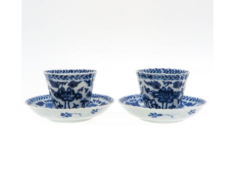 Floral decor 18th Century, marked with double ring, 14 cm. in diameter.