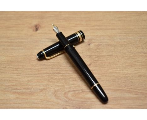 A boxed Montblanc Meisterstuck Hommage to Fredric Chopin converter fill fountain pen in black with gold trim 4810 Montblanc 1