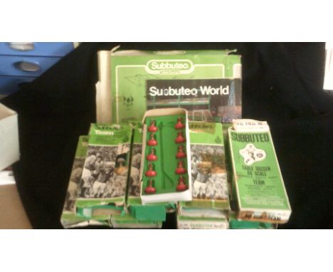 Subbuteo- 13 complete team players in original boxes-cloth and booklet-excellent condition