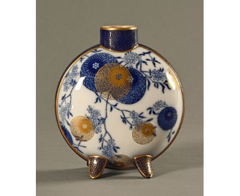 A 19th century blue and white transfer printed moon flask, highlighted with gilding.  Height 24.5 cm. CONDITION REPORT: The v